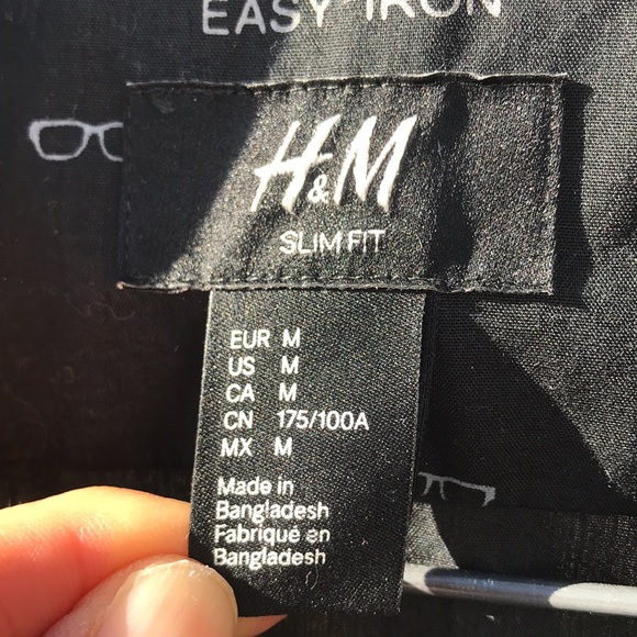 H&M Mens Long Sleeve Button Up Shirt, Black with Sunglass Print; Medium Slim Fit - Picture 4 of 5